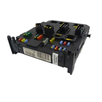 Recambio de caja reles / fusibles para peugeot 206 berlina 1.4 hdi referencia OEM IAM 9653667980  