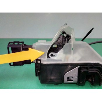 Recambio de cerradura puerta trasera derecha para citroën c3 1.2 12v vti referencia OEM IAM 123984 TAPA DE PLASTICO ROTA 1694294