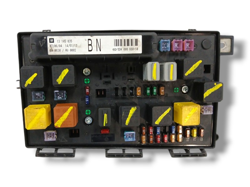 Recambio de caja reles / fusibles para opel astra h berlina 1.7 16v cdti referencia OEM IAM 13145035  
