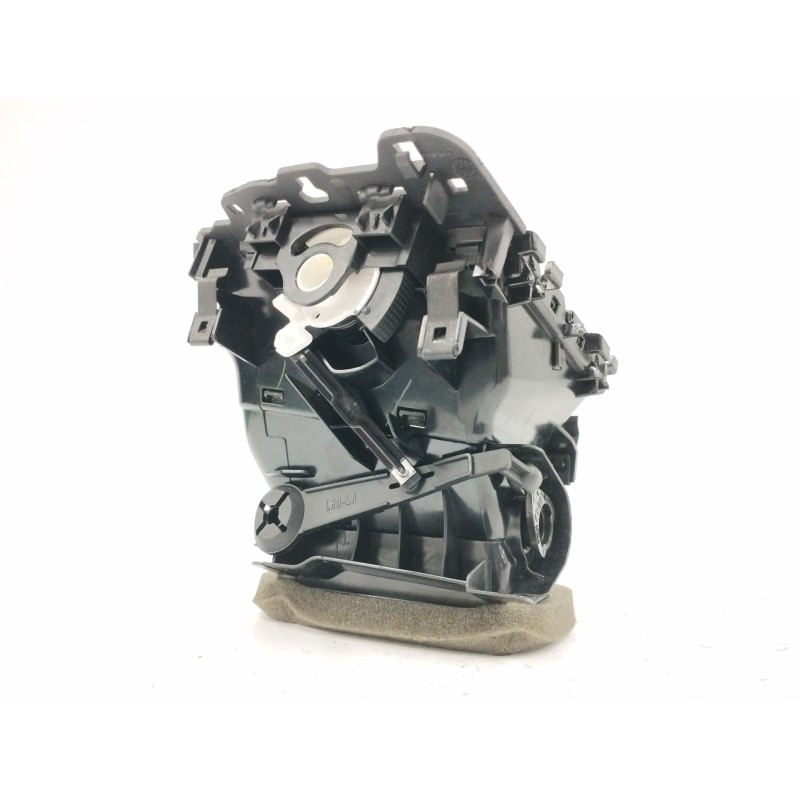 REJILLA AIREADORA LADO IZQUIERDO