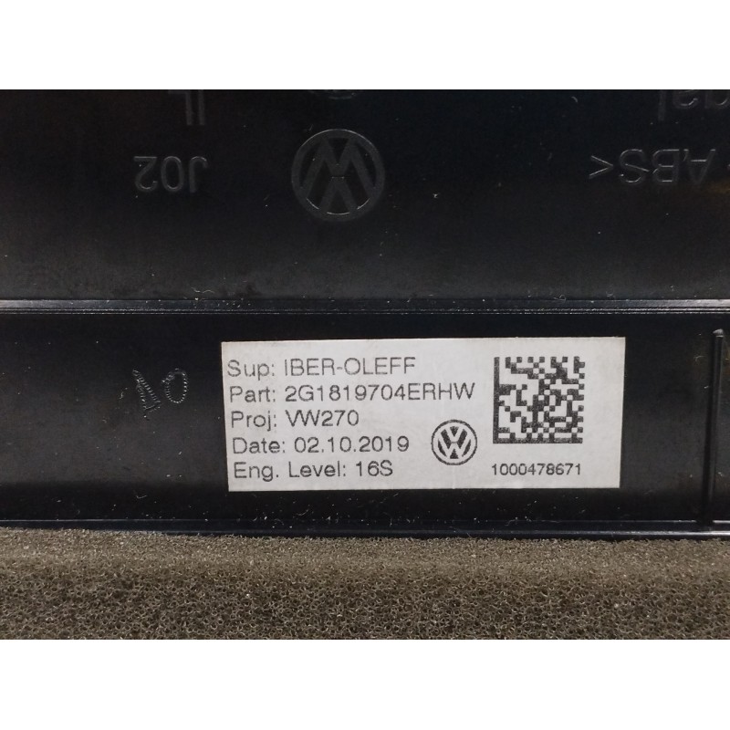 REJILLA AIREADORA LADO DERECHO