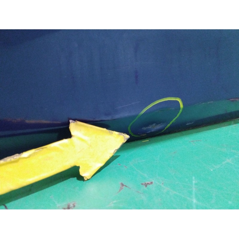 PORTON TRASERO NECESITA REPARACION