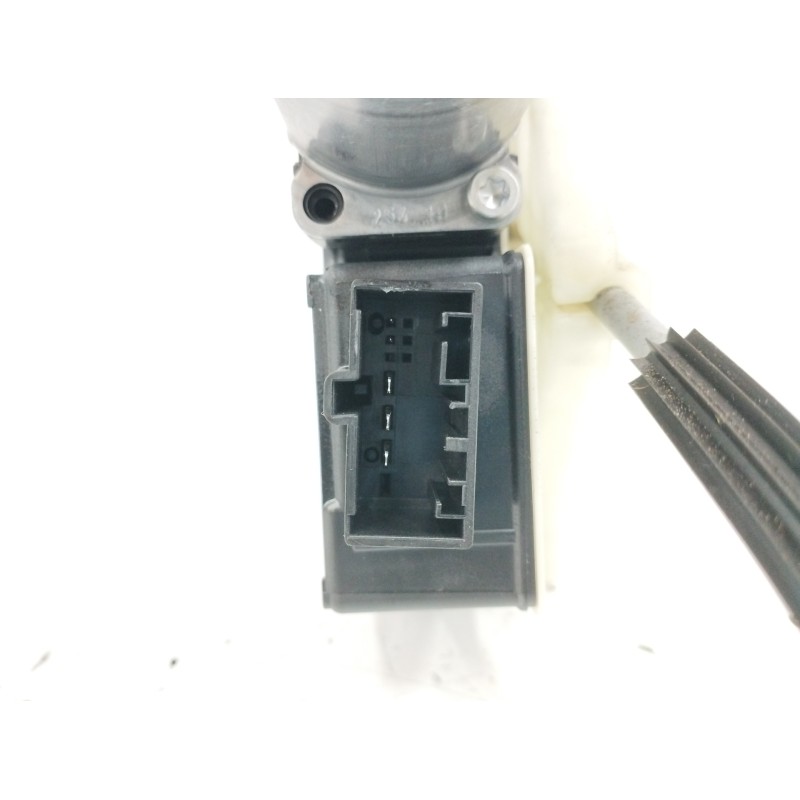 ELEVALUNAS TRASERO DERECHO 5Q0959408