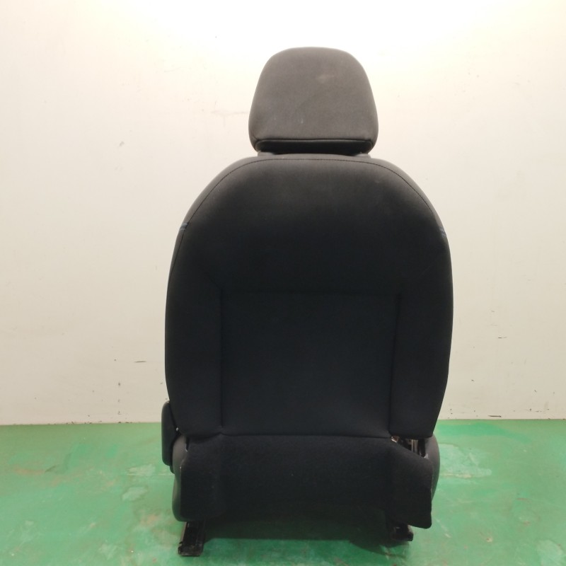 ASIENTO DELANTERO IZQUIERDO