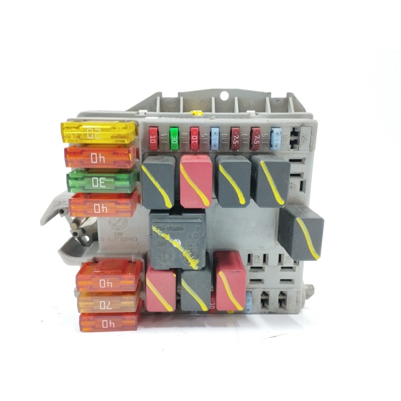 CAJA RELES / FUSIBLES