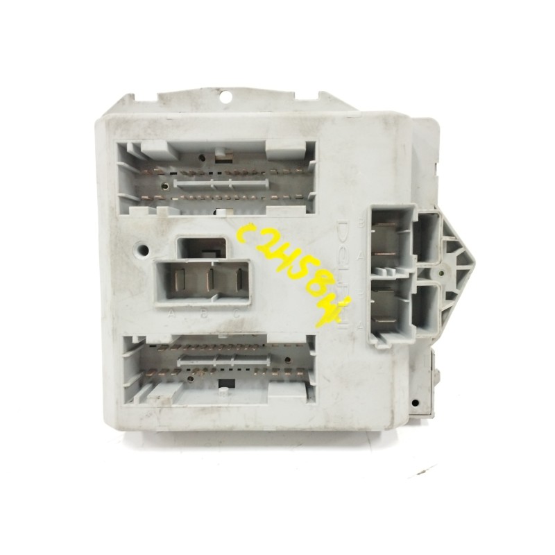 CAJA RELES / FUSIBLES
