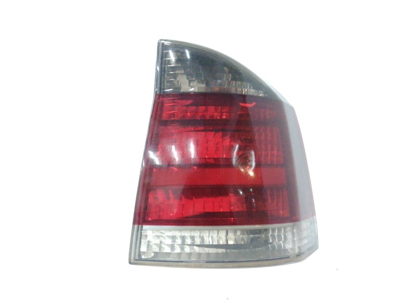 Recambio de piloto trasero derecho para opel vectra c berlina 1.9 cdti referencia OEM IAM 13130646  