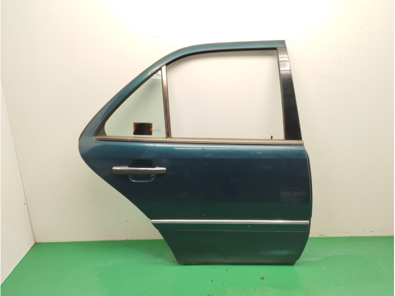 Recambio de puerta trasera derecha para mercedes-benz clase c (w202) berlina 180 (202.018) referencia OEM IAM   