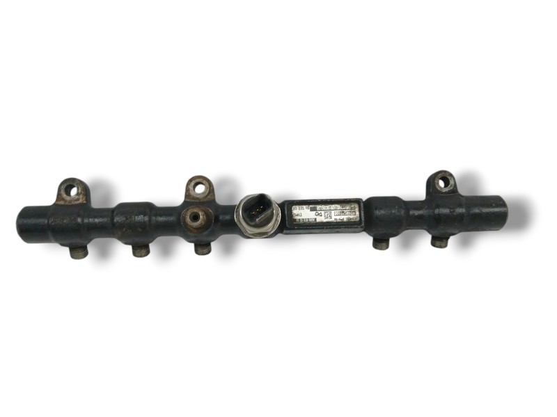 Recambio de rampa inyectora para ssangyong rodius xdi referencia OEM IAM A6650700295  