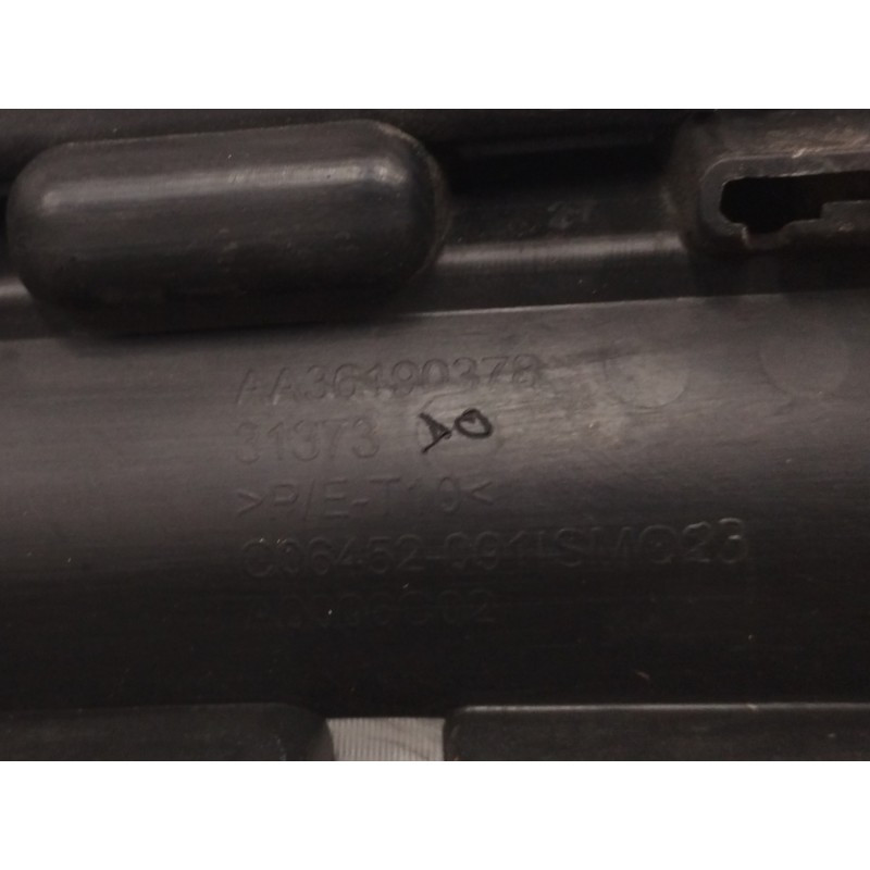 REJILLA DELANTERA OBSERVAR FOTO