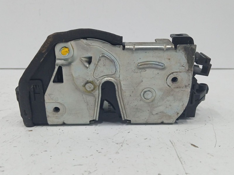 Recambio de cerradura puerta delantera derecha para bmw serie 3 berlina (e90) 2.0 16v diesel referencia OEM IAM 7059974  