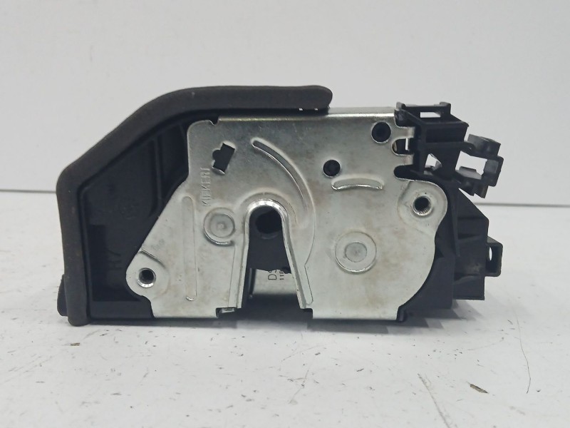 Recambio de cerradura puerta trasera derecha para bmw serie 3 berlina (e90) 2.0 16v diesel referencia OEM IAM 7202148  