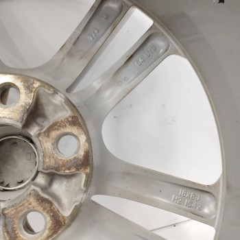 Recambio de llanta para opel insignia berlina 2.0 16v cdti referencia OEM IAM 02UYD 18X8JH2 IS42 5H 5X120