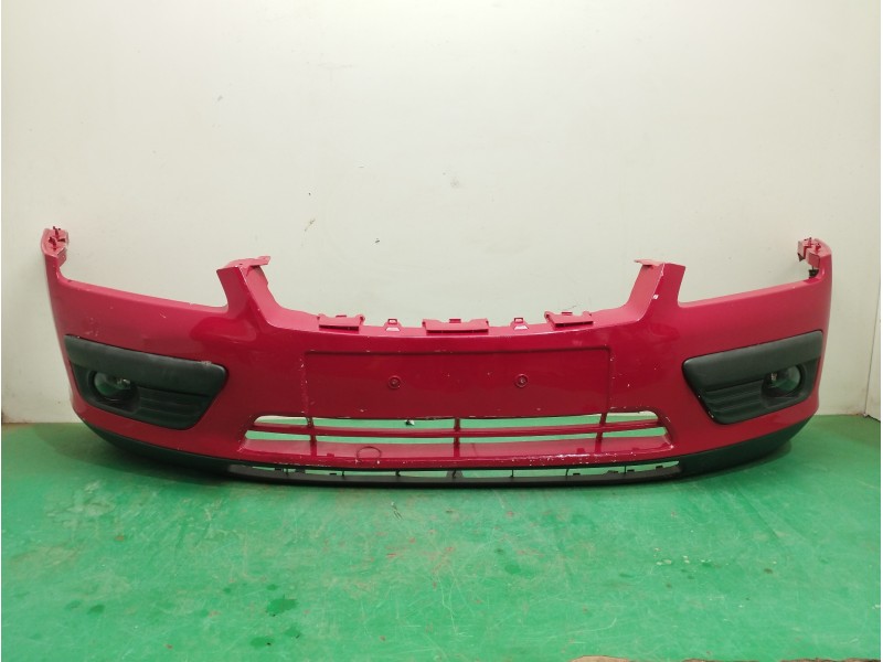 Recambio de paragolpes delantero para ford focus berlina (cap) ghia referencia OEM IAM 4M5117757A NECESITA REPARACION 