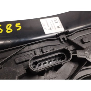 Recambio de piloto trasero derecho para mitsubishi colt berlina 5 (z30a) 1.3 cat referencia OEM IAM 8330A234 27950214 