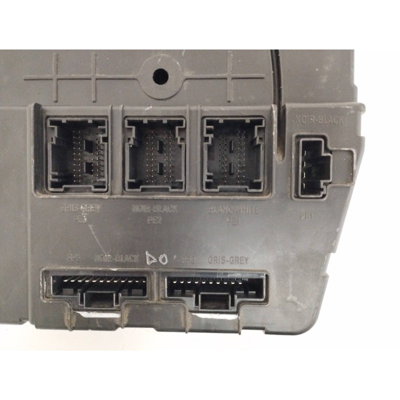 CAJA RELES / FUSIBLES S118400150D