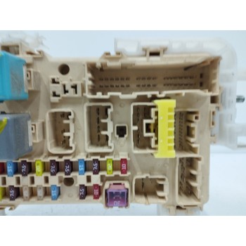 Recambio de caja reles / fusibles para toyota corolla verso (r1) 2.0 turbodiesel cat referencia OEM IAM 892210F010  