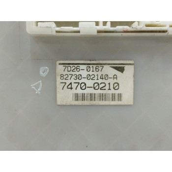 Recambio de caja reles / fusibles para toyota auris 2.2 d-cat referencia OEM IAM 8273002140A 74700210 