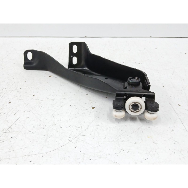 Recambio de soporte / guia puerta corredera para ford transit courier b460 furgoneta/monovolumen 1.5 ecoblue referencia OEM IAM 