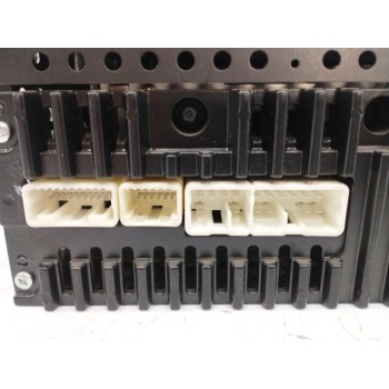 Recambio de sistema audio / radio cd para toyota auris 2.2 d-cat referencia OEM IAM 8612002520  