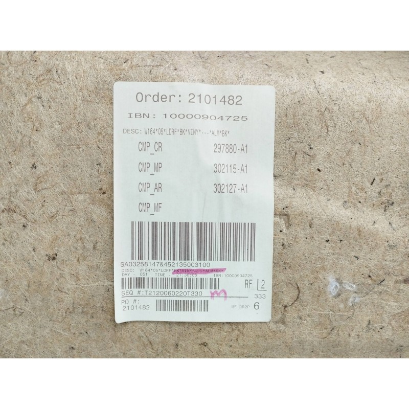 GUARNECIDO PUERTA DELANTERA DERECHA NEGRO