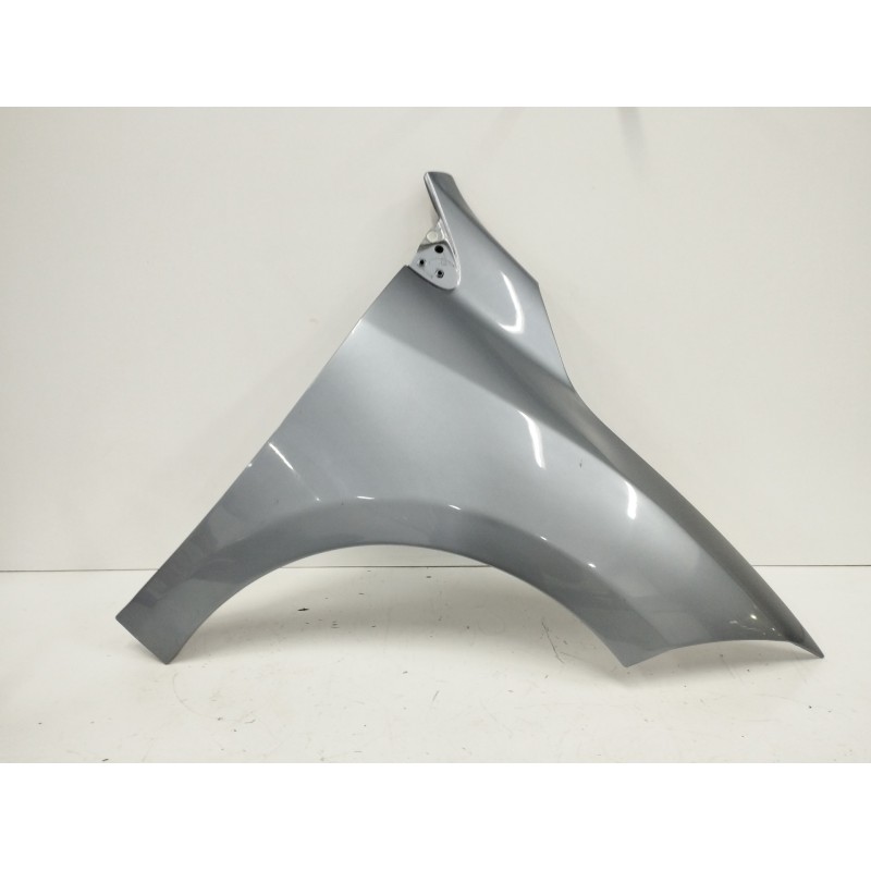 Recambio de aleta delantera derecha para renault megane iii berlina 5 p 1.6 16v referencia OEM IAM   