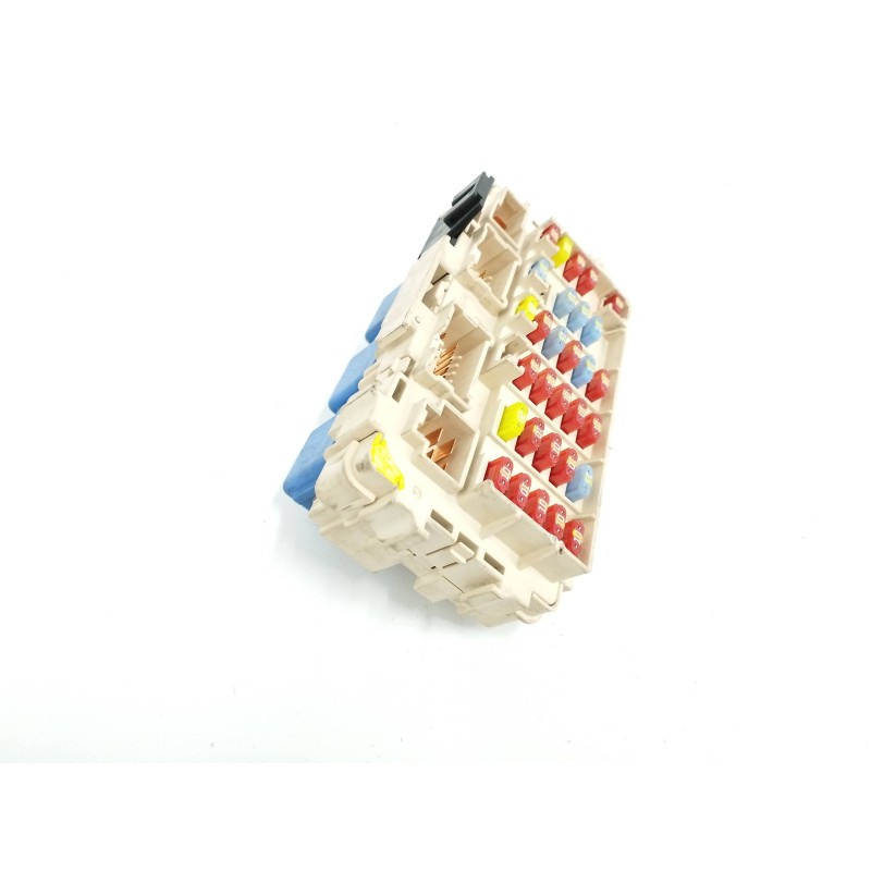 CAJA RELES / FUSIBLES