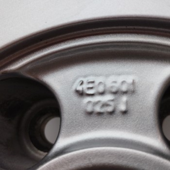 Recambio de llanta para audi a8 (4e2) 3.0 v6 24v tdi referencia OEM IAM 4E0601025J 8JX17H2ET34 