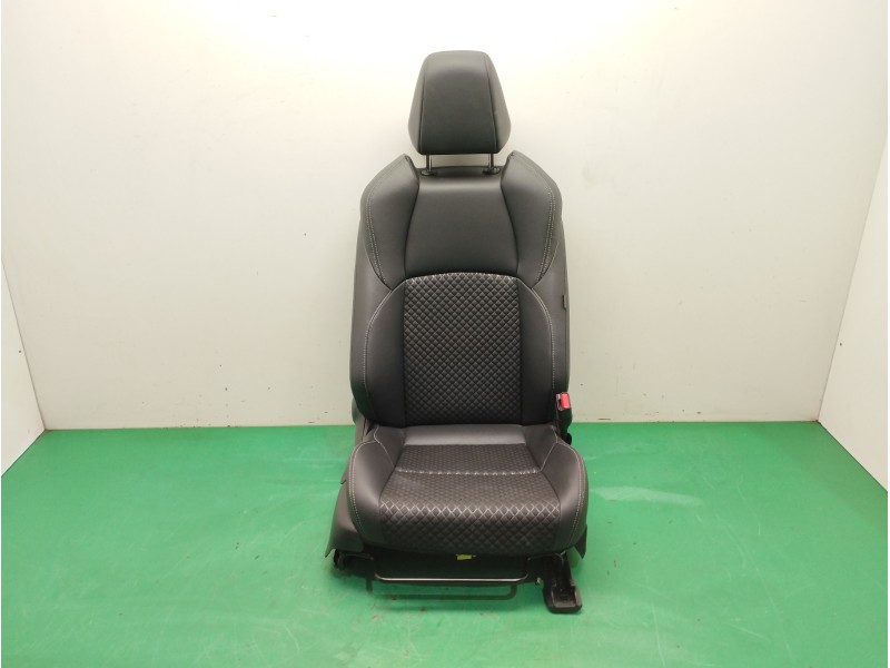 Recambio de asiento delantero derecho para mazda 2 hybrid 1.5 12v referencia OEM IAM Recambio de asiento delantero derecho para mazda 2 hybrid 1.5 12v referencia OEM IAM