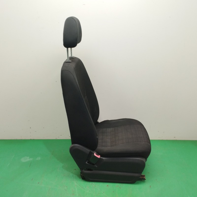 ASIENTO DELANTERO IZQUIERDO OBSERVAR FOTOS NECESITA REPARACION