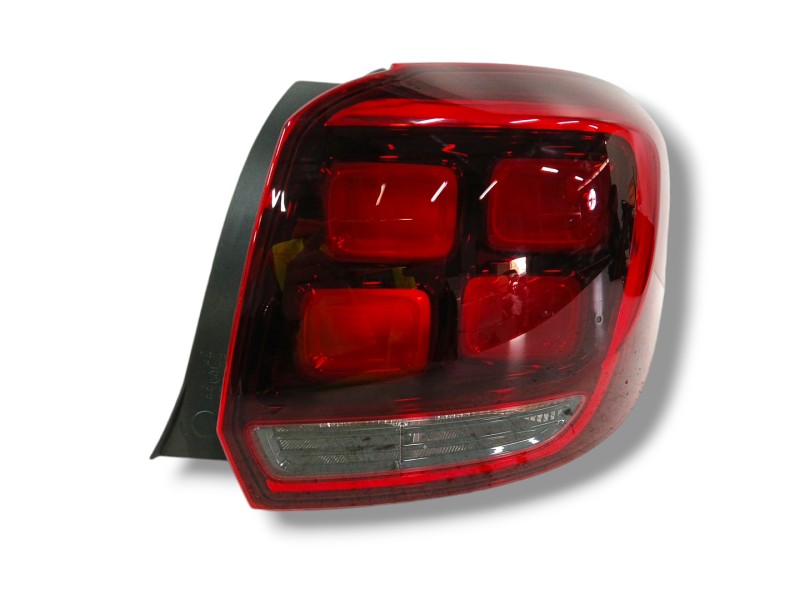 Recambio de piloto trasero derecho para dacia sandero referencia OEM IAM 265506147R 90113189 