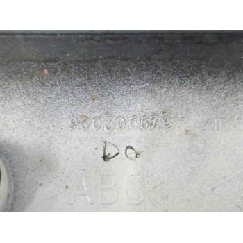 Recambio de aleron trasero para renault clio iv 0.9 referencia OEM IAM 960306579R  