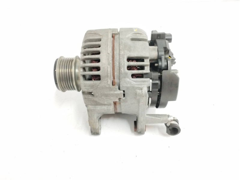 Recambio de alternador para volkswagen polo berlina (6n2) 1.4 tdi referencia OEM IAM 038903018R 0124325150 90A