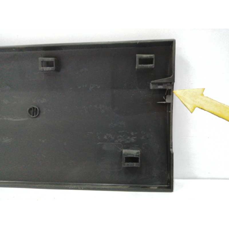MOLDURA LATERAL TRASERA IZQUIERDA SOPORTE ROTO