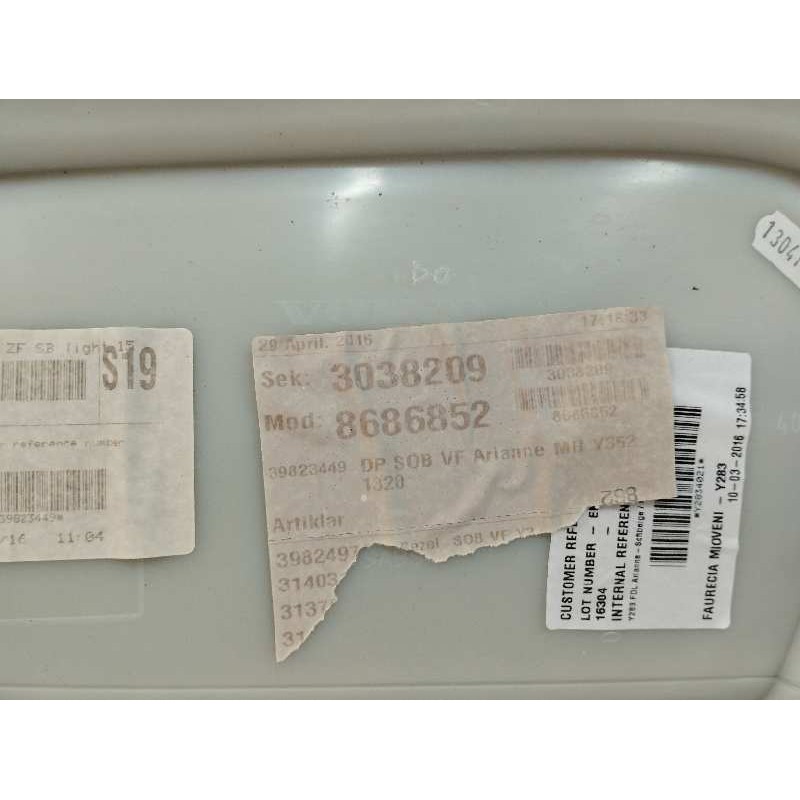 GUARNECIDO PUERTA DELANTERA IZQUIERDA TIENE ALGUNA MARCA 3038209