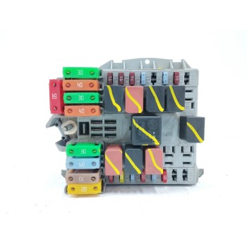 Recambio de caja reles / fusibles para fiat linea (110) 1.3 16v jtd cat referencia OEM IAM 51815360  