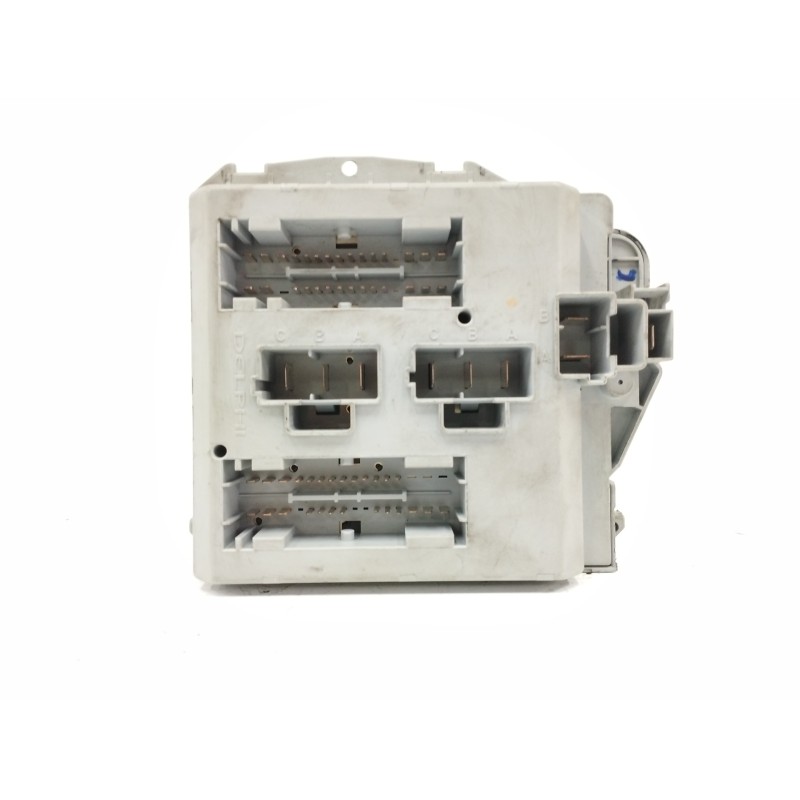 CAJA RELES / FUSIBLES