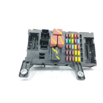 Recambio de caja reles / fusibles para fiat linea (110) 1.3 16v jtd cat referencia OEM IAM 51778008 503440200506 51763390