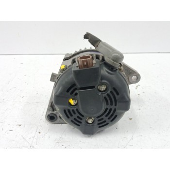 Recambio de alternador para toyota corolla station wagon (_e12_) 2.0 d-4d (cde120_) referencia OEM IAM 2706027090 1042103431 