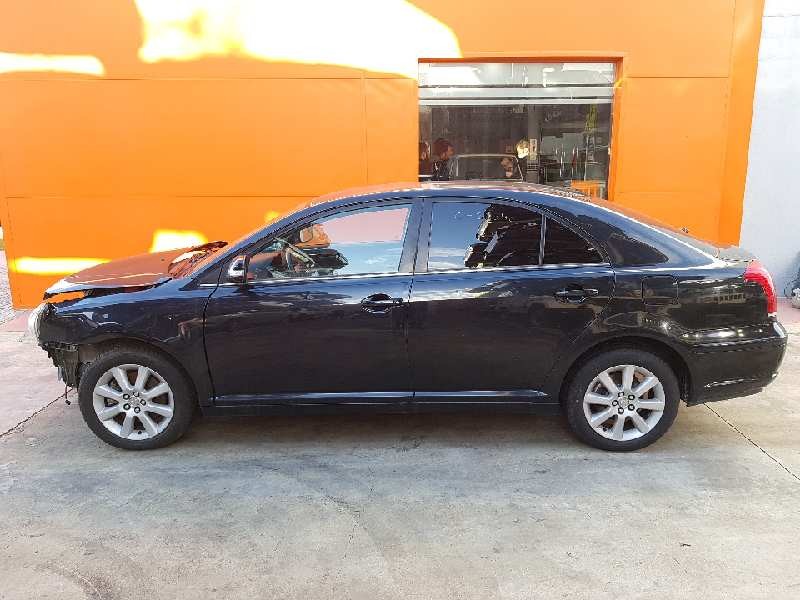 TOYOTA AVENSIS BERLINA (T25)