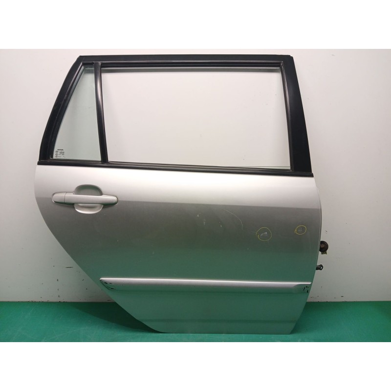 Recambio de puerta trasera derecha para toyota corolla station wagon (_e12_) 2.0 d-4d (cde120_) referencia OEM IAM 6700302220  