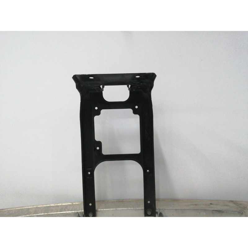 REFUERZO PARAGOLPES DELANTERO