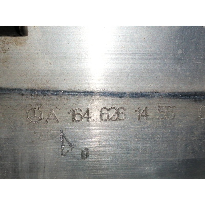 REFUERZO PARAGOLPES DELANTERO