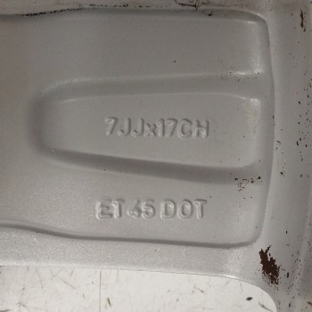 Recambio de llanta para toyota corolla verso (r1) 2.2 d-cat referencia OEM IAM 426110F080 7JJX17CH ET45 5H 5X115