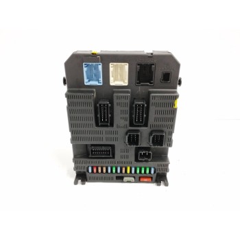 CAJA RELES / FUSIBLES 