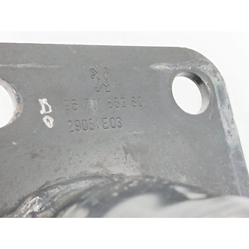 REFUERZO PARAGOLPES DELANTERO