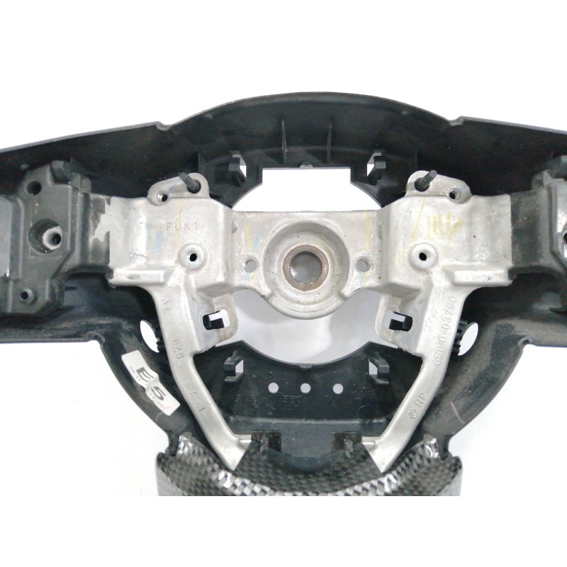 VOLANTE TIENE ALGUNA MARCA