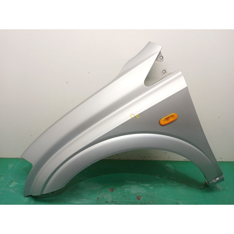 Recambio de aleta delantera izquierda para ssangyong kyron 2.0 xdi referencia OEM IAM 5181109100 5181108C00 