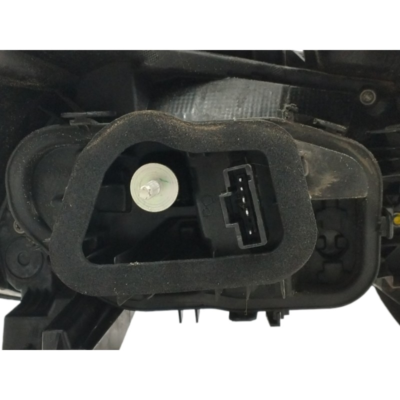 PILOTO TRASERO DERECHO 9829317280