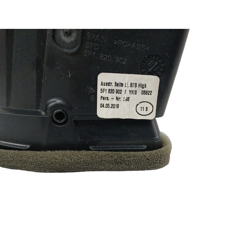 REJILLA AIREADORA LADO DERECHO